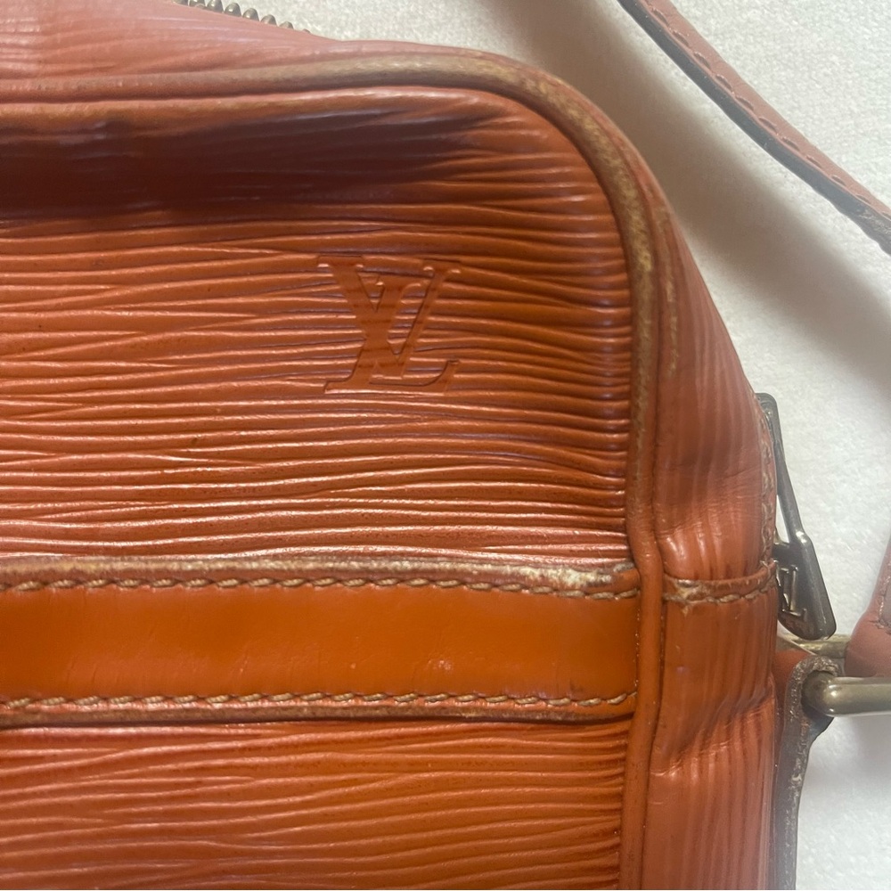 Louis Vuitton Brown Leather Crossbody Bag - Picture 2 of 6